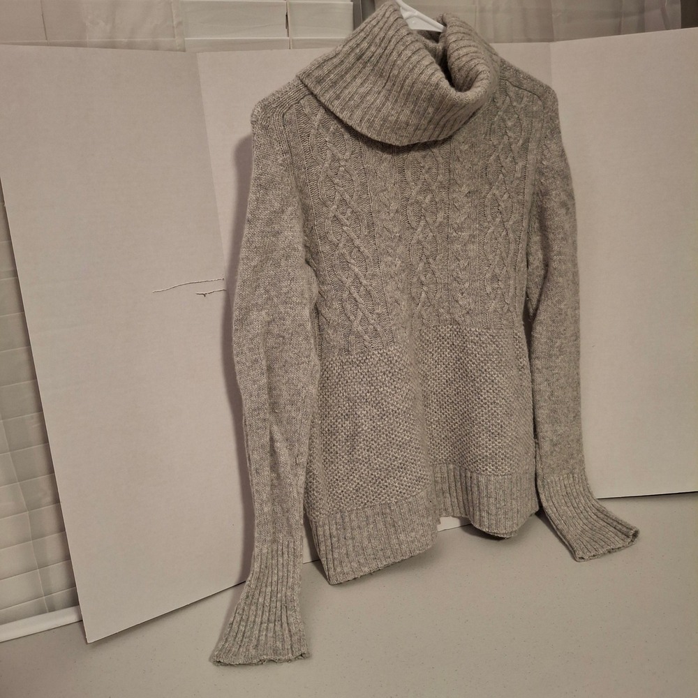 GAP‎ Women's Grey Marl Cable Knit Turtleneck Sweater Size M Lamb's Wool Blend